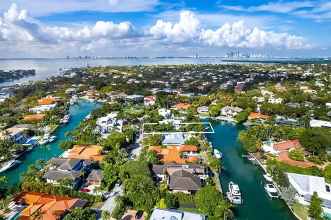 945 Mariner Drive Key Biscayne FL 33149