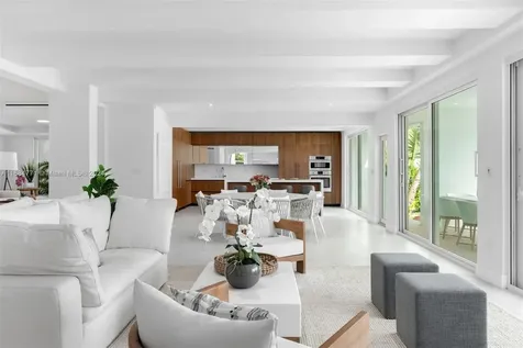 945 Mariner Drive Key Biscayne FL 33149