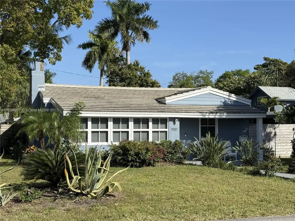 900 SW 10th Terrace Fort Lauderdale FL 33315