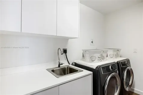 7065 Fisher Island Drive Miami Beach FL 33109