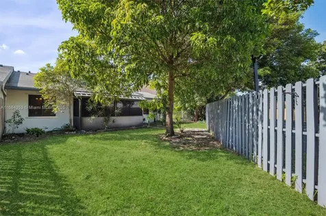 10008 SW 14th Street Pembroke Pines FL 33025