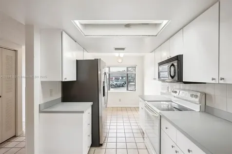 10008 SW 14th Street Pembroke Pines FL 33025