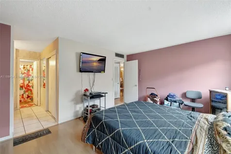 3161 S Ocean Drive Hallandale Beach FL 33009