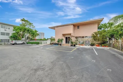 3161 S Ocean Drive Hallandale Beach FL 33009