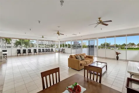3161 S Ocean Drive Hallandale Beach FL 33009