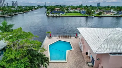 3161 S Ocean Drive Hallandale Beach FL 33009