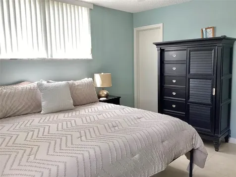 671 S Hollybrook Drive Pembroke Pines FL 33025