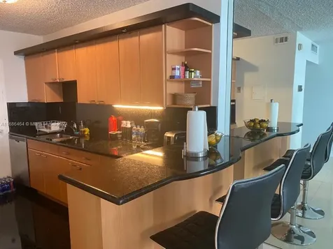 5401 Collins Avenue Miami Beach FL 33140