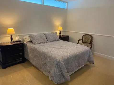 5401 Collins Avenue Miami Beach FL 33140