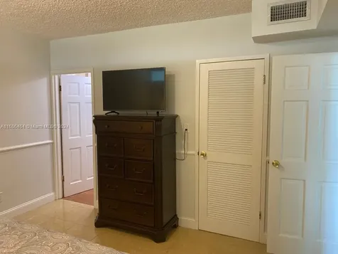 5401 Collins Avenue Miami Beach FL 33140