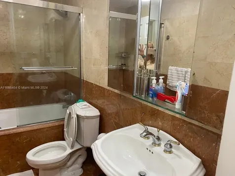 5401 Collins Avenue Miami Beach FL 33140