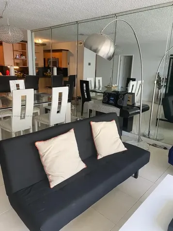 5401 Collins Avenue Miami Beach FL 33140