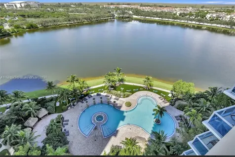 2641 N Flamingo Road Sunrise FL 33323