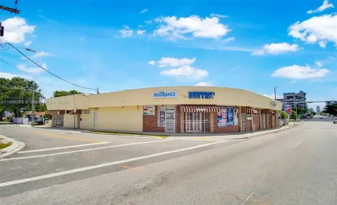 721 NW 21st Court Miami FL 33125