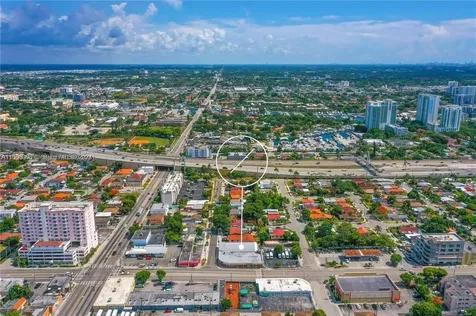 721 NW 21st Court Miami FL 33125