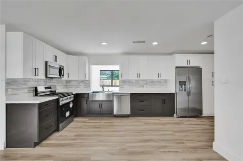 12270 NW 29th Place Sunrise FL 33323