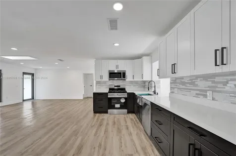 12270 NW 29th Place Sunrise FL 33323