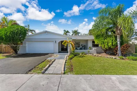 19964 SW 82nd Place Cutler Bay FL 33189