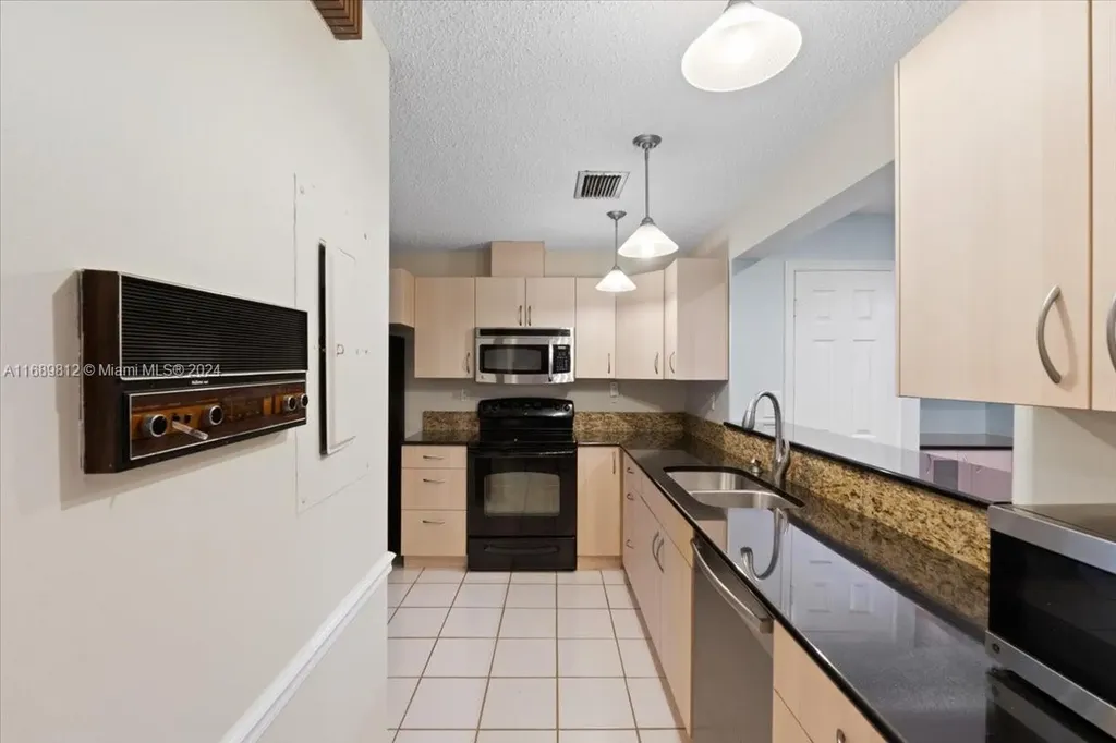 375 N Canal Point N Delray Beach FL 33444