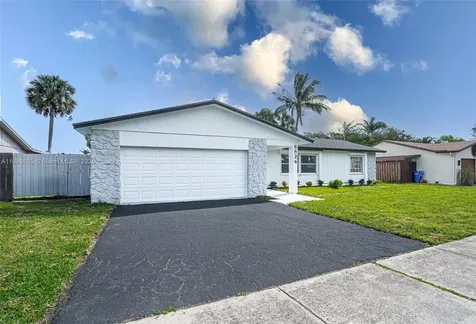 6824 NW 24th Way Fort Lauderdale FL 33309