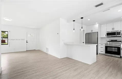 6824 NW 24th Way Fort Lauderdale FL 33309