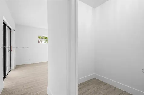 6824 NW 24th Way Fort Lauderdale FL 33309