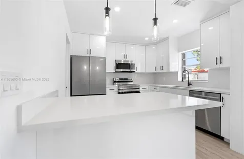 6824 NW 24th Way Fort Lauderdale FL 33309