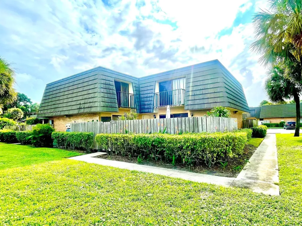 2435 24th Way West Palm Beach FL 33407
