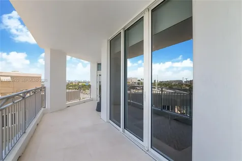 9751 E Bay Harbor Drive Bay Harbor Islands FL 33154