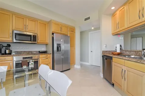 9751 E Bay Harbor Drive Bay Harbor Islands FL 33154