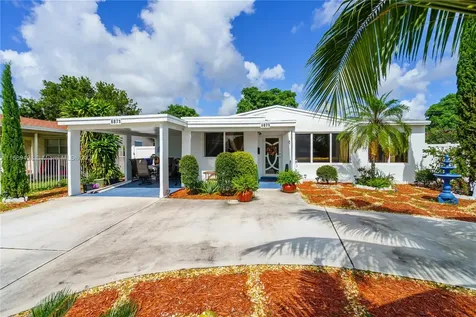 6871 Harding Street Hollywood FL 33024