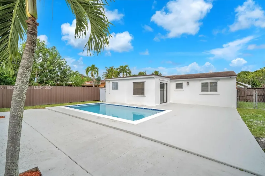 6410 Hayes Street Hollywood FL 33024