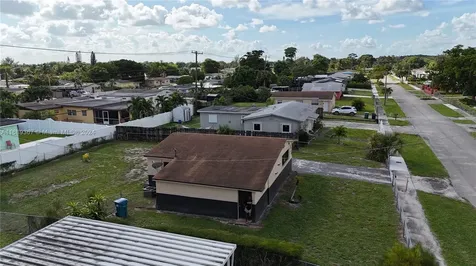3260 NW 209th Terrace Miami Gardens FL 33056