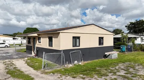 3260 NW 209th Terrace Miami Gardens FL 33056