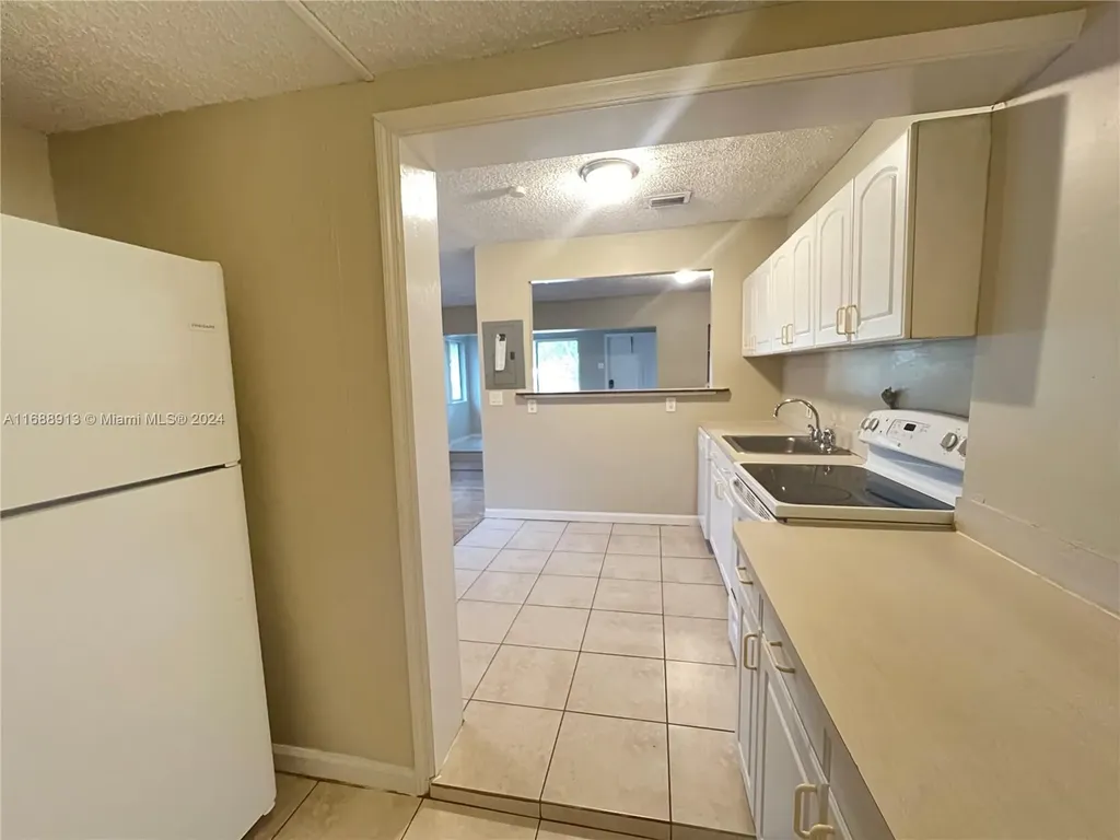 2644 Hayes Street Hollywood FL 33020