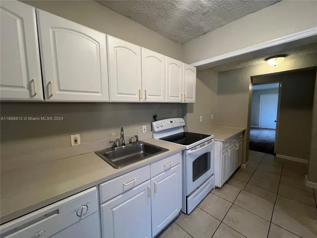 2644 Hayes Street Hollywood FL 33020