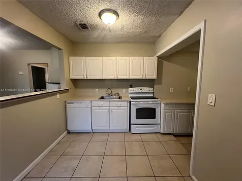 2644 Hayes Street Hollywood FL 33020