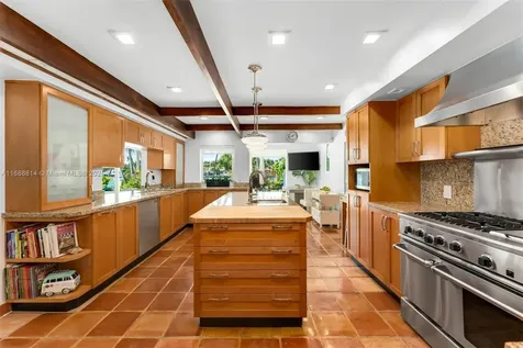 8900 Bay Drive Surfside FL 33154