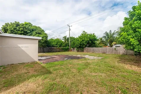 421 NE 44th Street Deerfield Beach FL 33064