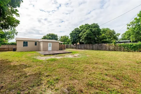 421 NE 44th Street Deerfield Beach FL 33064