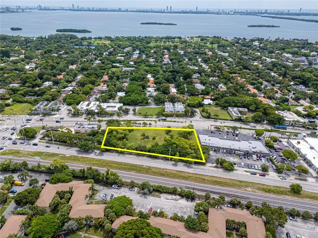 5220 Biscayne Miami FL 33137