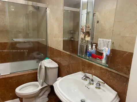 5401 Collins Avenue Miami Beach FL 33140