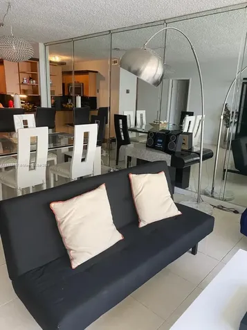 5401 Collins Avenue Miami Beach FL 33140
