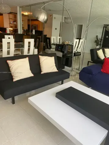5401 Collins Avenue Miami Beach FL 33140