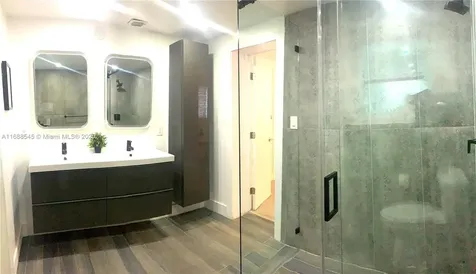 10825 Peachtree Drive Miami FL 33161