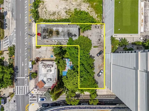 75 SW 11th Street Miami FL 33130
