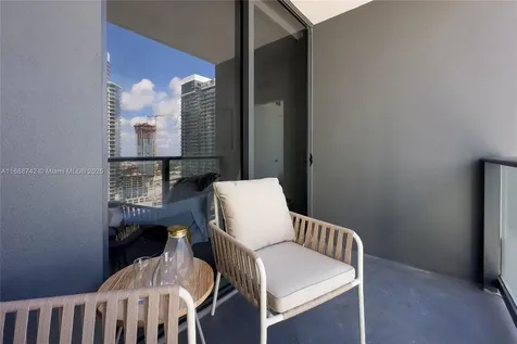 159 NE 6th Street Miami FL 33132