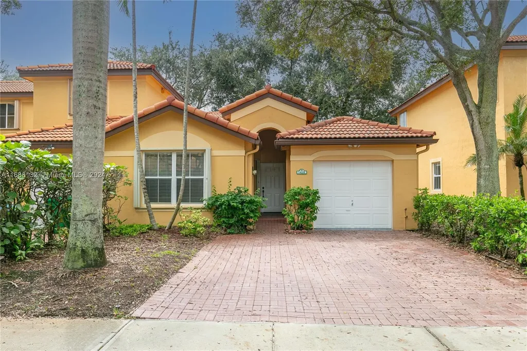 14028 S Forest Oak Circle Davie FL 33325