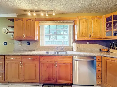 7807 NW 187th Terrace Hialeah FL 33015