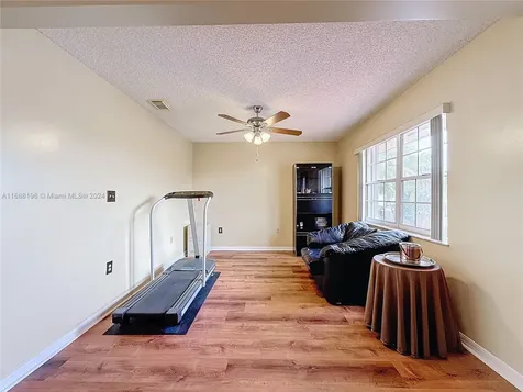 7807 NW 187th Terrace Hialeah FL 33015